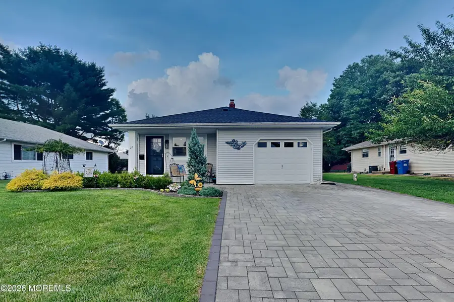 27 Montserrat Street, Toms River, NJ 08757 - #2