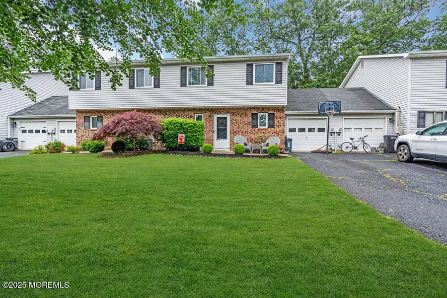 2 Elizabeth Court, Howell, NJ 07731 - #3
