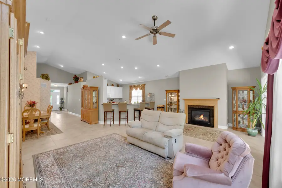 29 Nottingham Way, Jackson, NJ 08527 - #3
