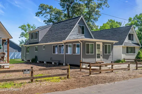 375 Barnegat Avenue, Bayville, NJ 08721