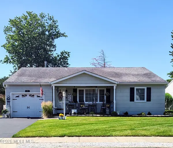35 Whitmore Drive, Toms River, NJ 08757