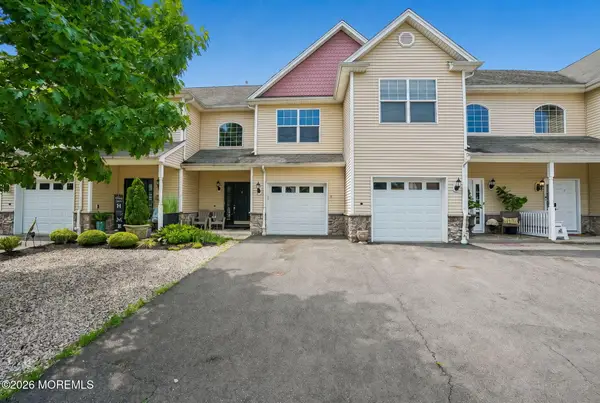 100 Pine Street #5, Lakehurst, NJ 08733
