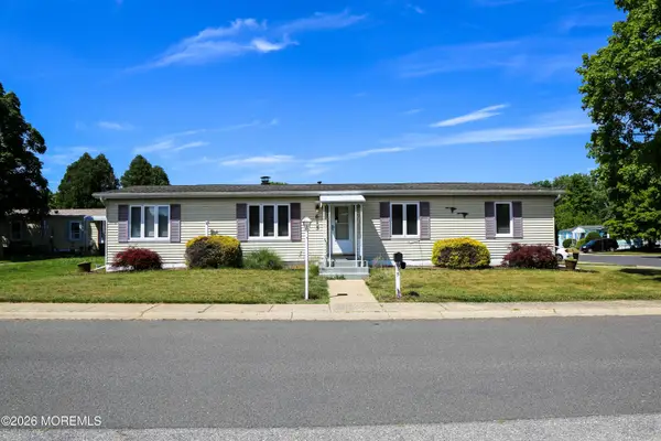 615 Jerome Place, Freehold, NJ 07728