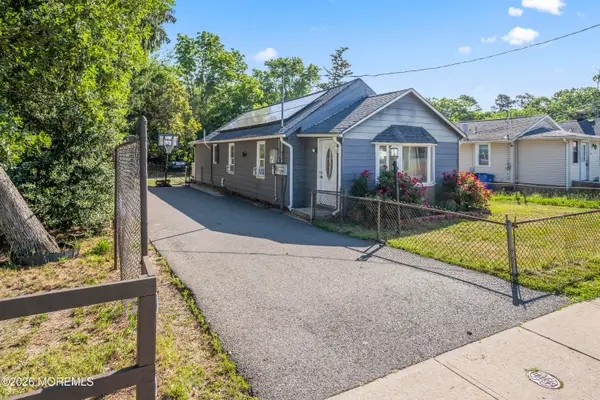 213 Manapaqua Avenue, Lakehurst, NJ 08733