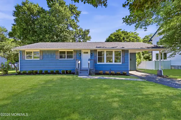 7 Cathedral Drive, Lakewood, NJ 08701