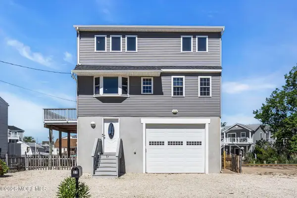 27 Robert Drive, Manahawkin, NJ 08050