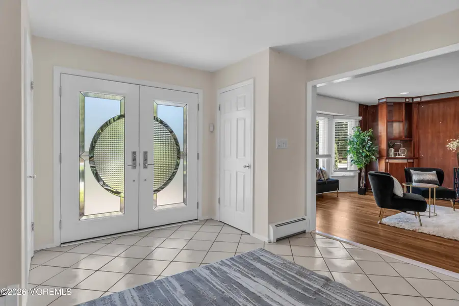 19 Dartmoor Drive, Manalapan, NJ 07726 - #3
