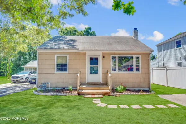 618 Parkside Avenue, Toms River, NJ 08753