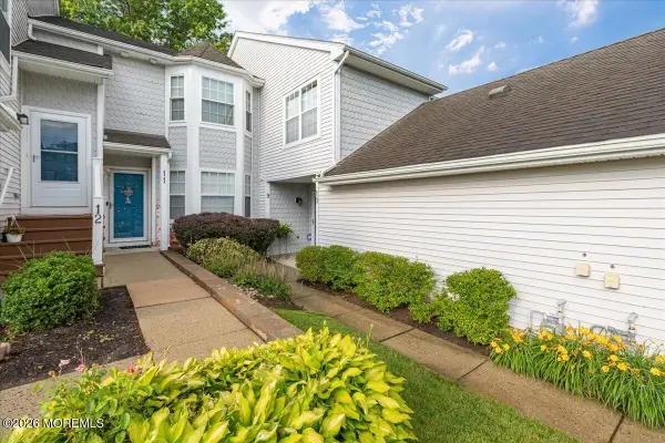 9 Evergreen Court, Freehold, NJ 07728