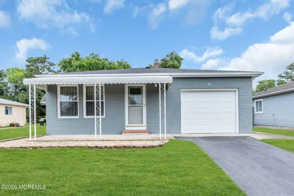 62 Biabou Drive, Toms River, NJ 08757