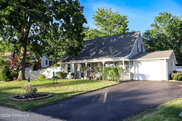 80 Andover Lane, Aberdeen, NJ 07747