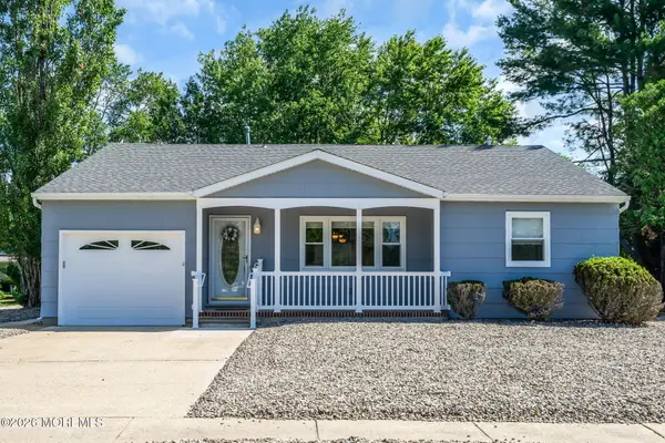 106 Hatfield Court, Toms River, NJ 08757