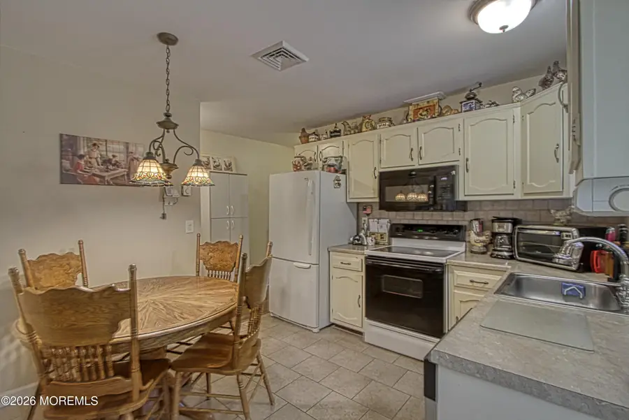 13 Hamilton Lane #B, Whiting, NJ 08759 - #2