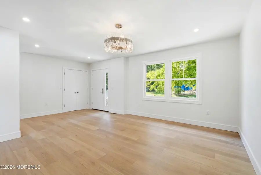 19 Roslyn Drive, Oakhurst, NJ 07755 - #2