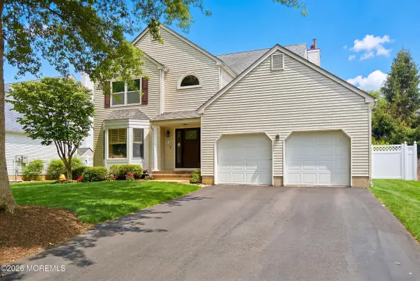 92 Meadow Drive, Shrewsbury Boro, NJ 07702