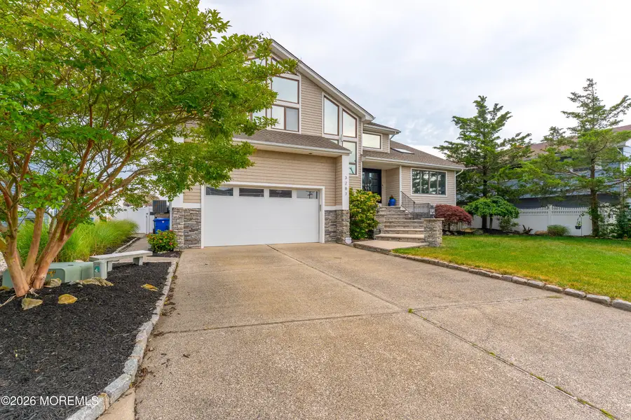 3287 Long Point Drive, Toms River, NJ 08753 - #3