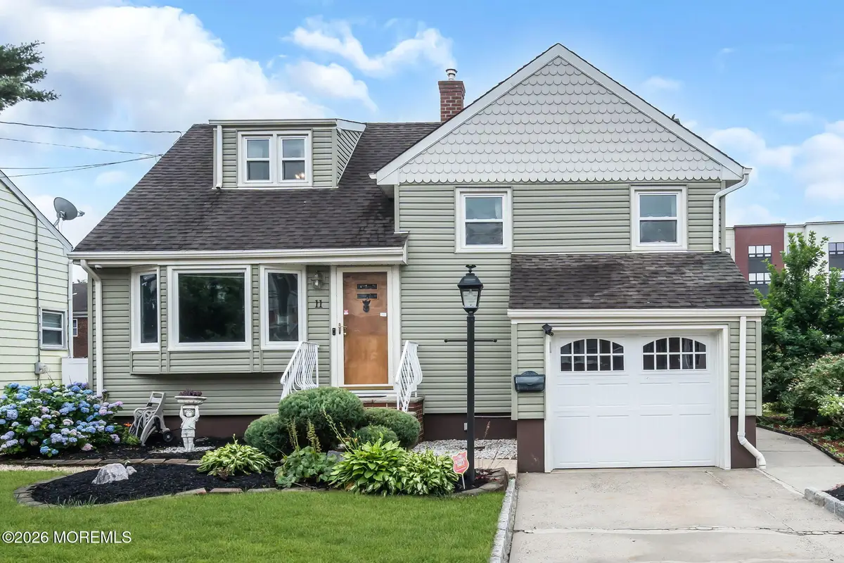 11 Grove Avenue, Woodbridge, NJ 07095 - #1