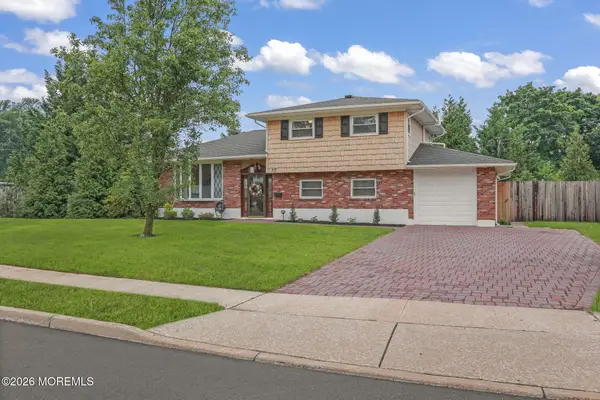 72 Wynnewood Court, Freehold, NJ 07728