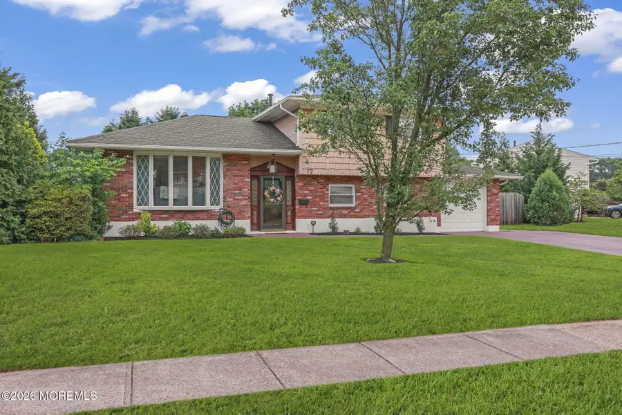 72 Wynnewood Court, Freehold, NJ 07728 - #3