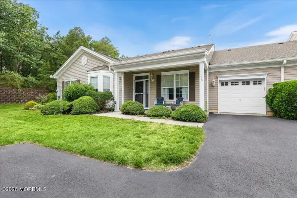 38 Autumntide Drive, Lakewood, NJ 08701