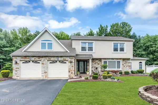 28 Devon Drive, Manalapan, NJ 07726