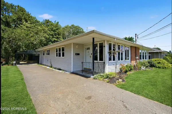 30 Parisian Drive, Toms River, NJ 08753