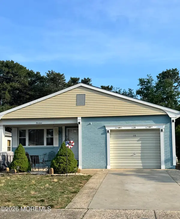 14 Gorginio Drive, Toms River, NJ 08757