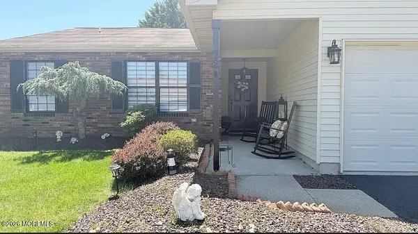 72 Clubhouse Lane, Marlboro, NJ 07746