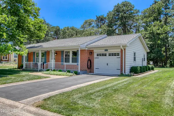 35 Constitution Boulevard, Manchester, NJ 08759