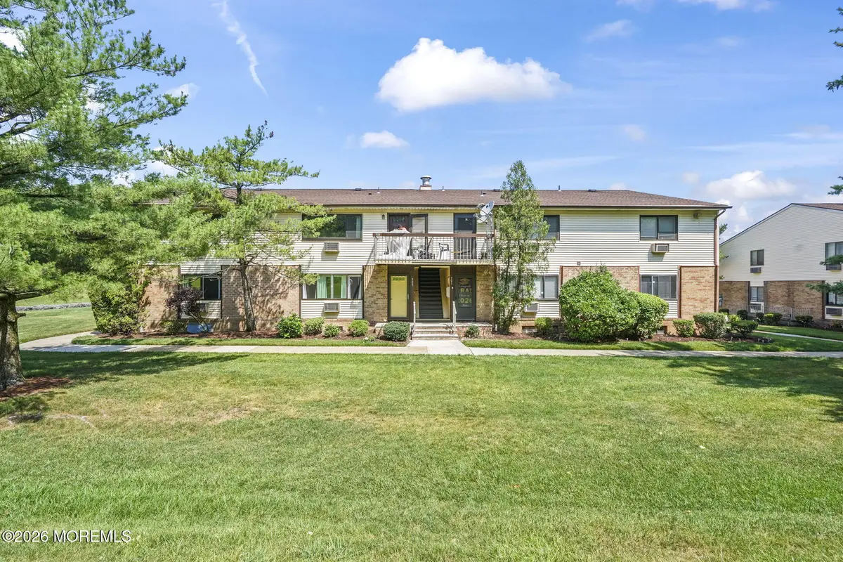 903 Cricket Lane, Woodbridge, NJ 07095 - #1