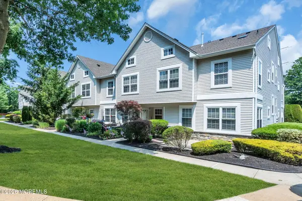 21 Forrest Court, Tinton Falls, NJ 07753
