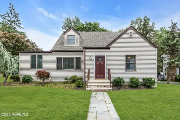 89 Oak Hill Road, Middletown, NJ 07748