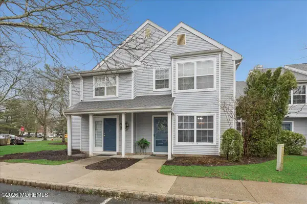 437 Hampton Court #12-1, Manalapan, NJ 07726