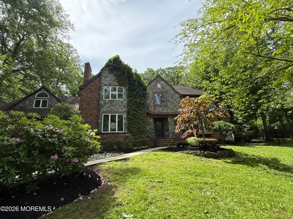 827 Holmdel Road, Holmdel, NJ 07733