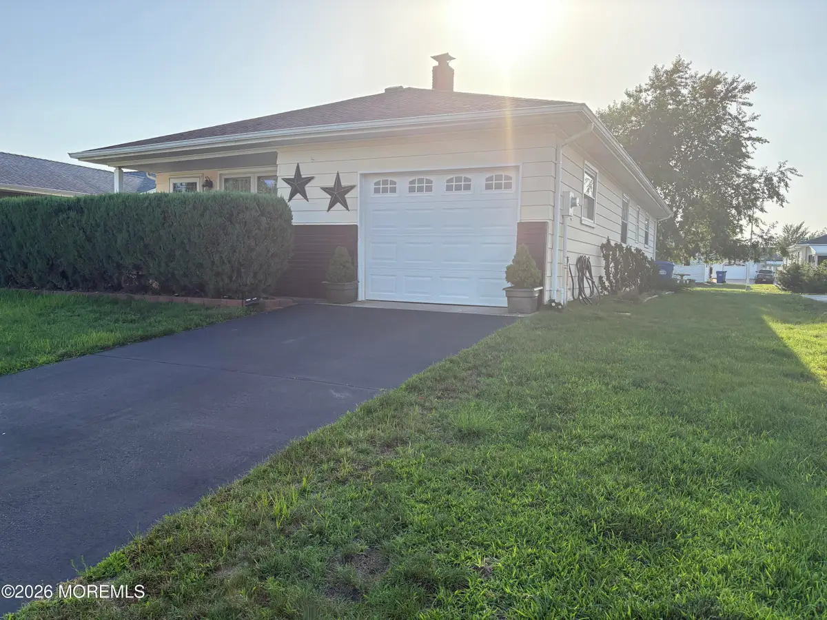 23 Spanish Wells Street, Toms River, NJ 08757 - #1