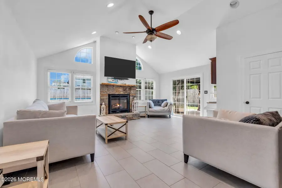 85 Roosevelt Circle, Red Bank, NJ 07701 - #3