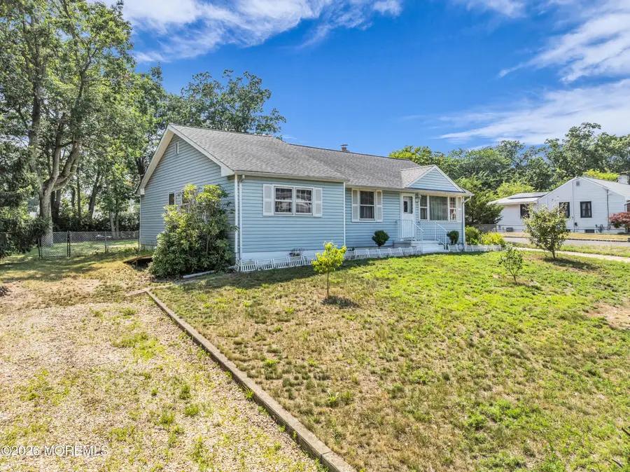 11 Hemlock Road, Howell, NJ 07731 - #3
