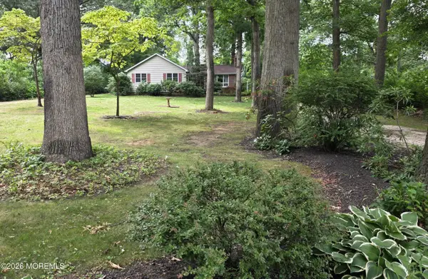 15 La Valley Drive, Manalapan, NJ 07726