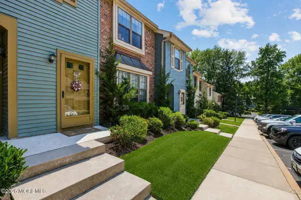 233 Perth Hill Court, Aberdeen, NJ 07747