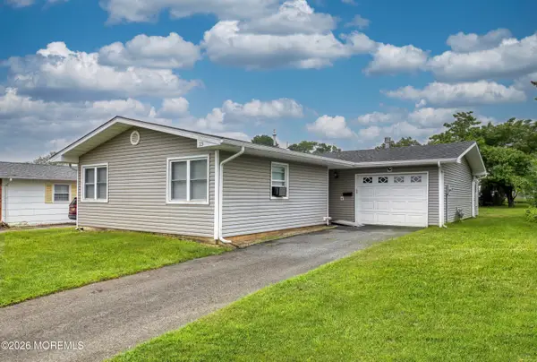 13 Clay Circle, Brick, NJ 08724
