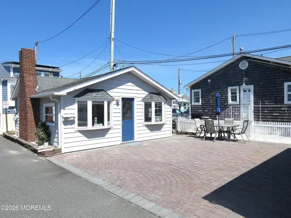 24 Chadwick Way, Lavallette, NJ 08735