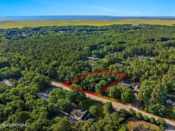 20 Maplewood Drive, Little Egg Harbor, NJ 08087