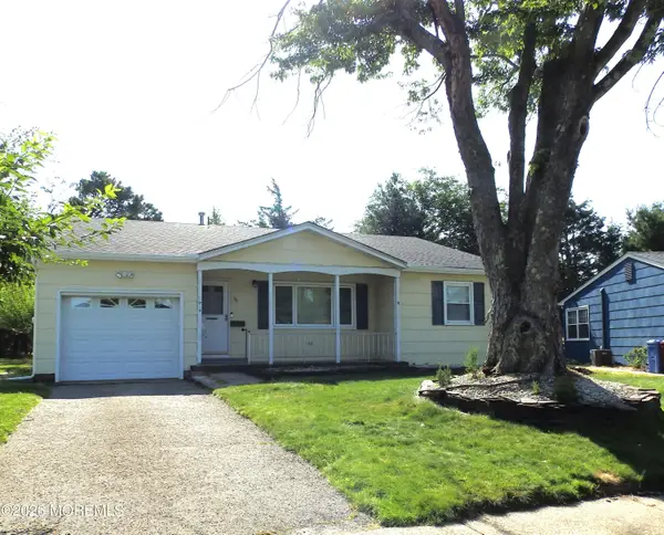 36 Gower Court, Toms River, NJ 08757