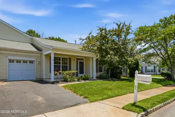 83 Jadelawns Drive, Lakewood, NJ 08701