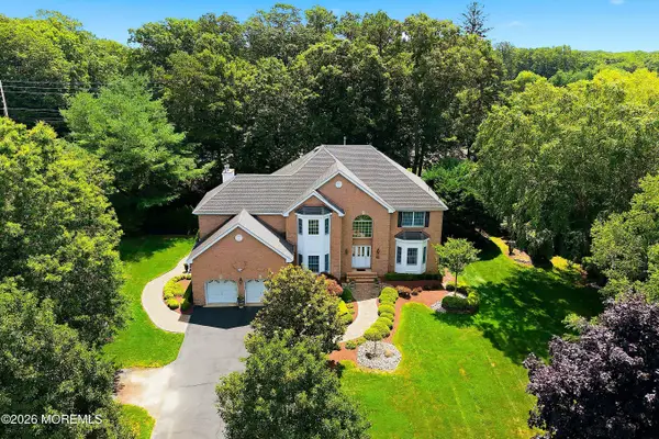 338 Valley View Circle, Freehold, NJ 07728