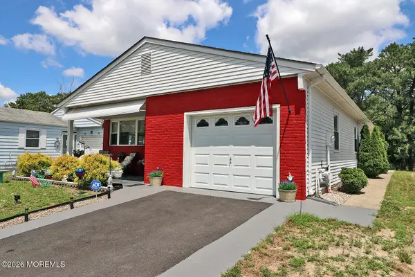 112 Santiago Drive, Toms River, NJ 08757