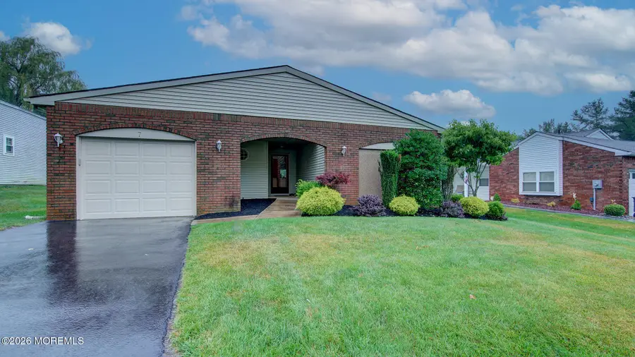 7 Lakeview Drive, Marlboro, NJ 07746 - #2