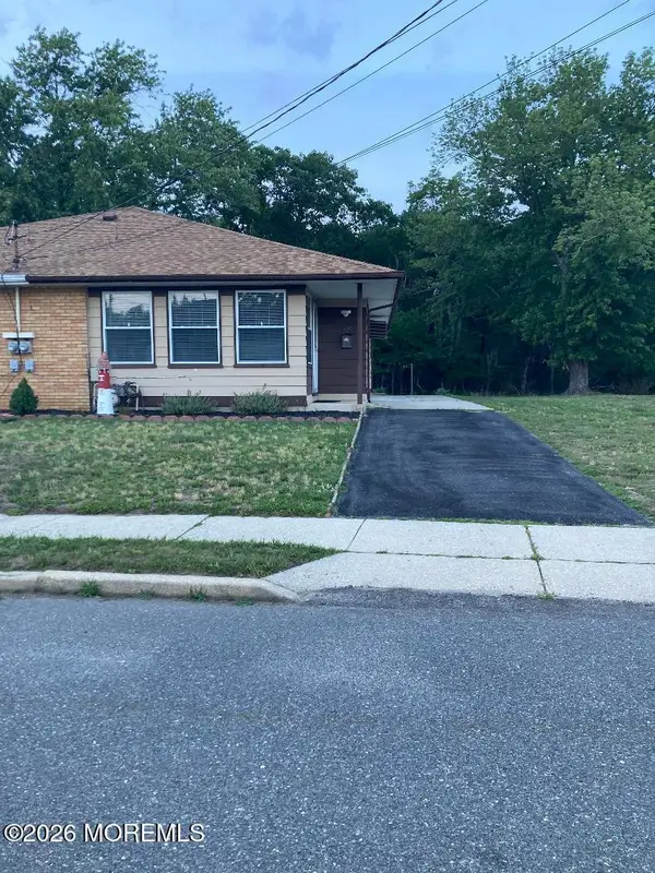 16 Allaire Drive, Toms River, NJ 08753