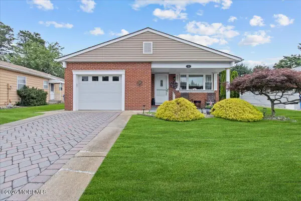 16 Speighstown Place, Berkeley, NJ 08721