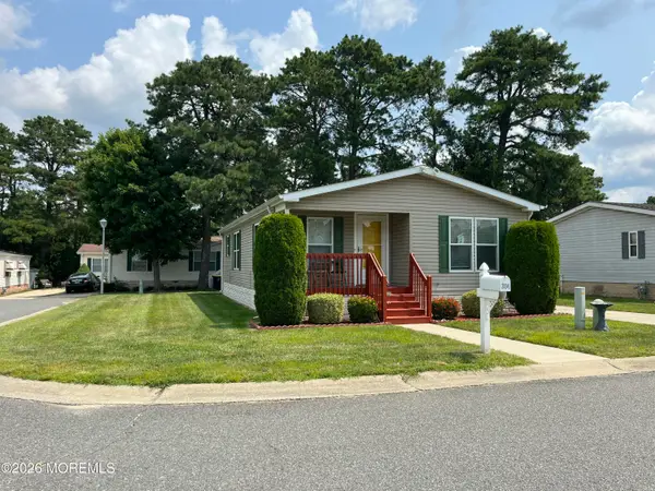 304 Kenwood Court, Whiting, NJ 08759